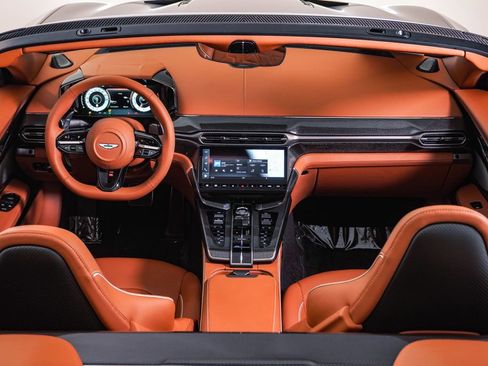 Used 2026 Aston Martin Vanquish Convertible RWD image 23
