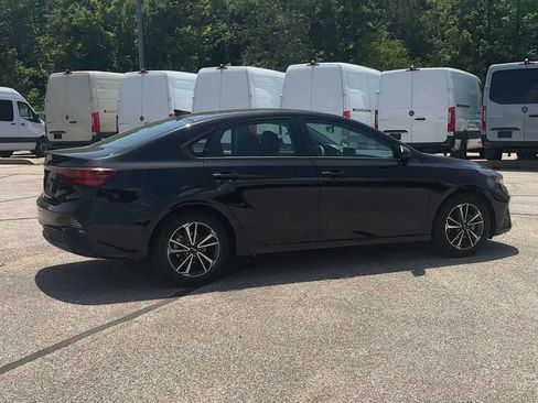 Used 2024 Kia Forte LXS FWD image 8
