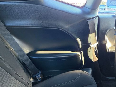 Used 2017 Dodge Challenger SXT image 38