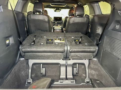 Used 2026 Toyota Sienna Platinum AWD/4WD image 23