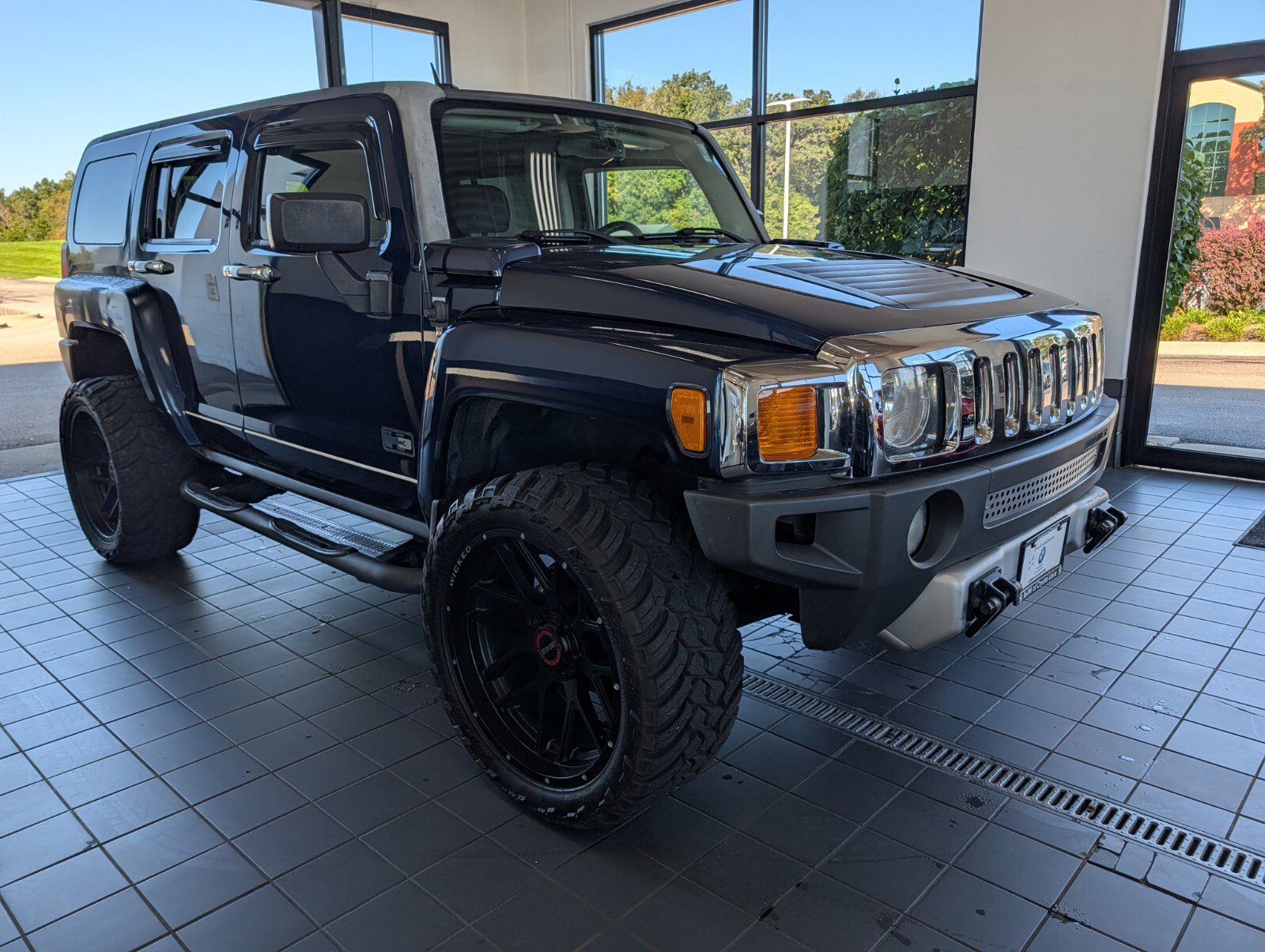 Used 2008 HUMMER H3 AWD/4WD image 1