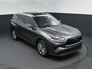 Used 2023 Toyota Highlander Platinum FWD video 1