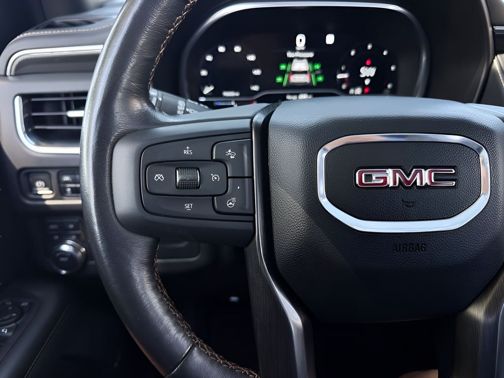 Used 2023 GMC Yukon AT4 AWD/4WD image 13
