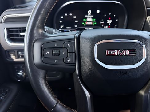 Used 2023 GMC Yukon AT4 AWD/4WD image 13