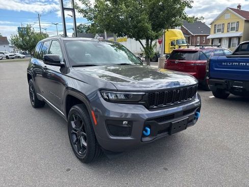 Used 2024 Jeep Grand Cherokee Limited 4xe AWD/4WD image 4