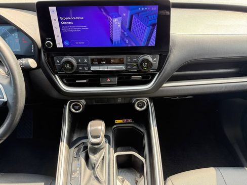 Used 2025 Toyota Grand Highlander AWD image 11