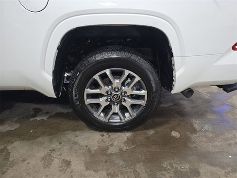 Used 2024 Toyota Tundra SR image 31