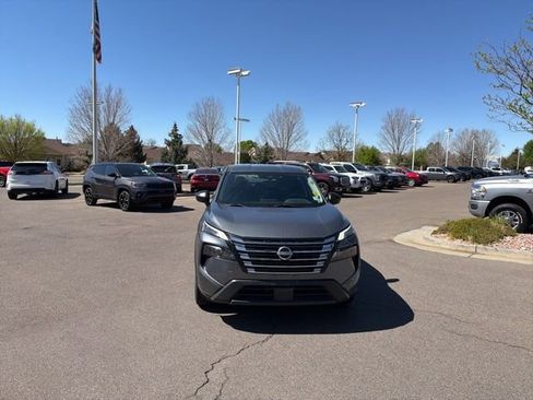 Used 2024 Nissan Rogue S image 9