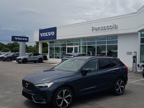 Used 2024 Volvo XC60 B5 Ultimate w/ Protection Package Premier AWD/4WD image 2