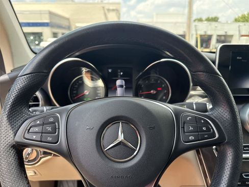 Used 2019 Mercedes-Benz GLC 300 4MATIC image 18