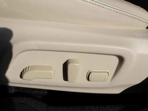 Used 2016 Subaru Outback 3.6R Limited image 26