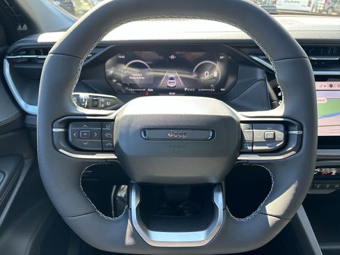 New 2026 Jeep Cherokee Overland image 14