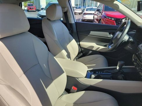Used 2025 Honda Accord Touring image 6