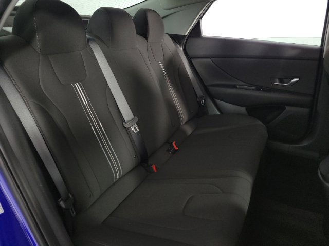 Used 2023 Hyundai Elantra SEL w/ Convenience Package FWD image 17