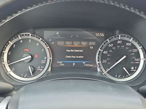Used 2022 Toyota Highlander XLE AWD/4WD image 29
