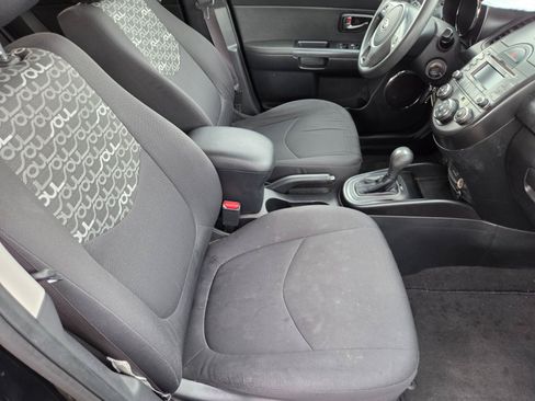 Used 2011 Kia Soul + FWD image 16