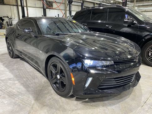 Used 2018 Chevrolet Camaro LT RWD image 1