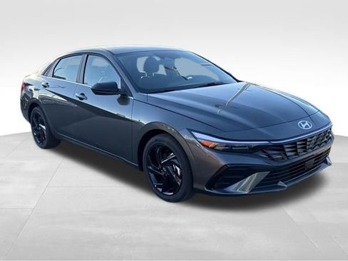 New 2026 Hyundai Elantra SEL Sport Premium FWD image 7