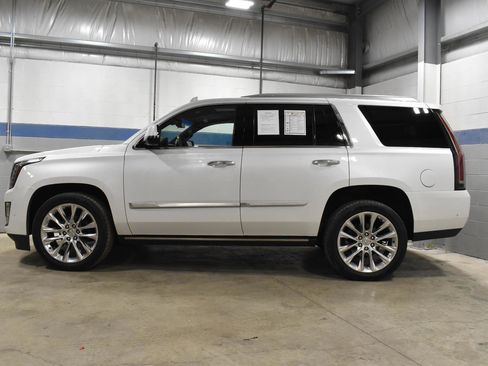 Used 2019 Cadillac Escalade Platinum image 25