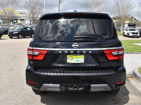 Used 2024 Nissan Armada SV image 8