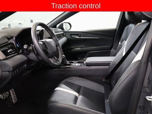 Used 2025 Toyota Camry SE image 13