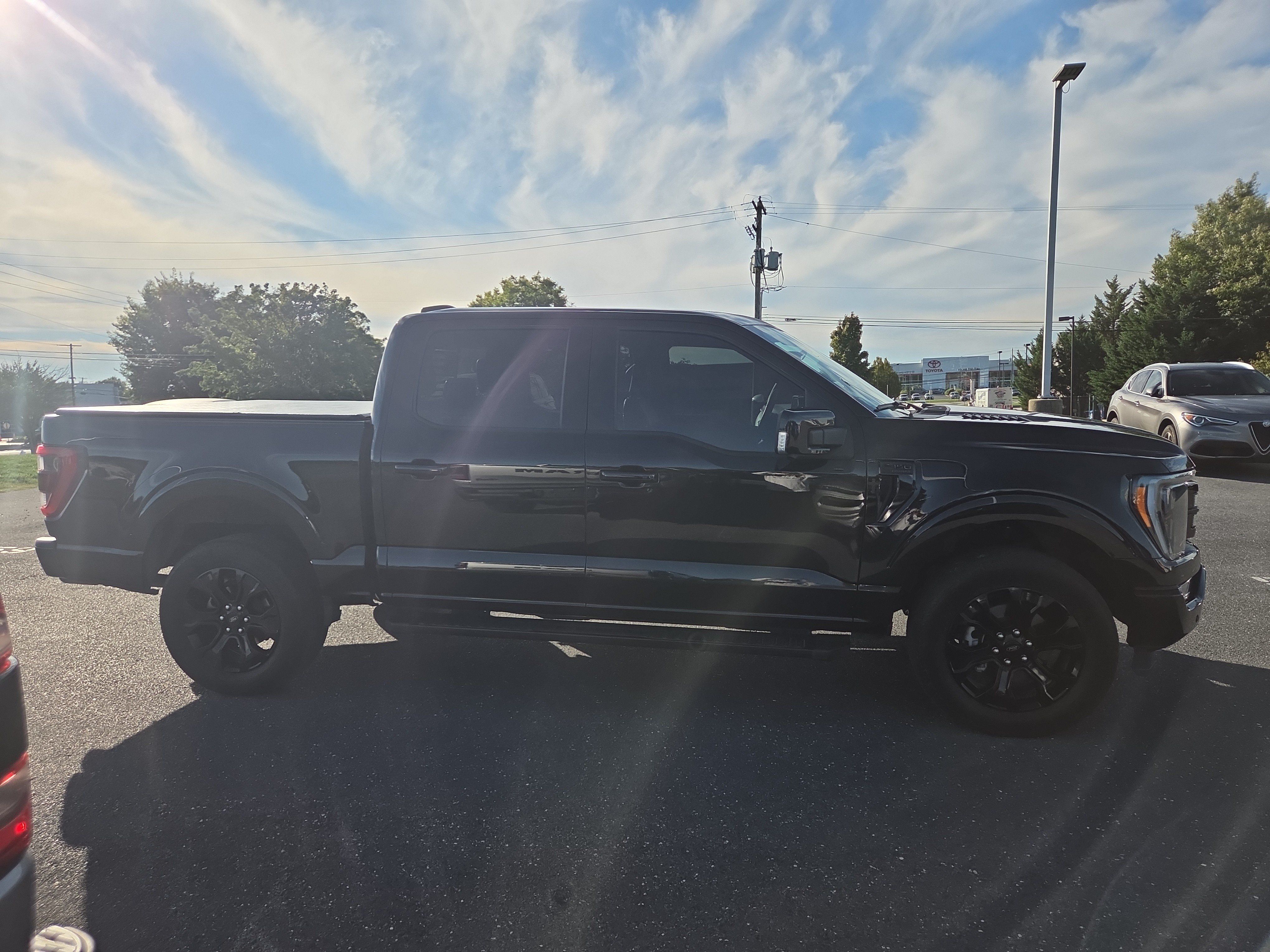 Used 2023 Ford F150 Lariat w/ Equipment Group 502A High AWD/4WD image 18