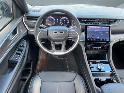 New 2025 Jeep Grand Cherokee Limited image 27