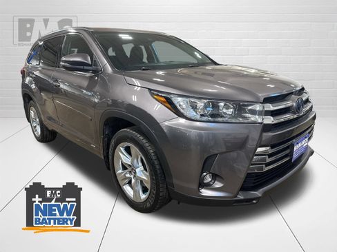 Used 2019 Toyota Highlander Limited w/ Protection Package #3 AWD/4WD image 3