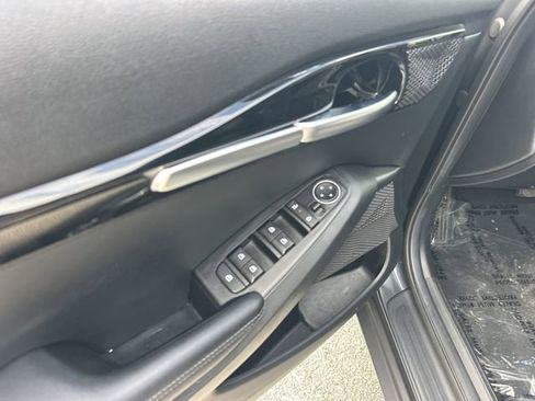 Used 2025 Kia Seltos S image 18