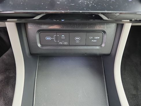 Used 2025 Hyundai Tucson Limited AWD/4WD image 15