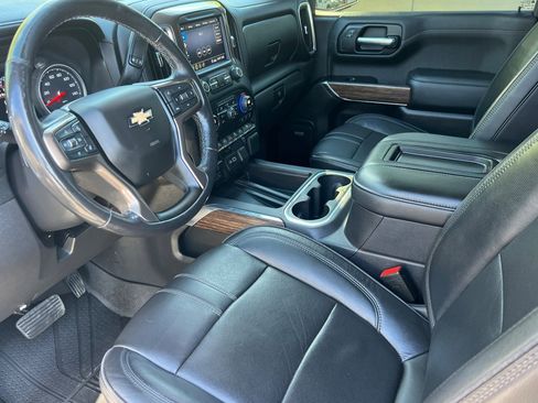 Used 2020 Chevrolet Silverado 1500 High Country w/ Technology Package image 11