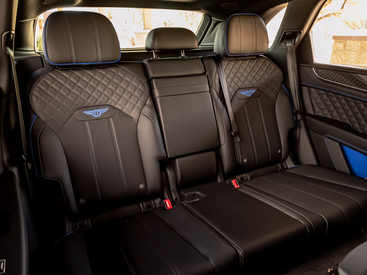 Certified 2025 Bentley Bentayga AWD/4WD image 40