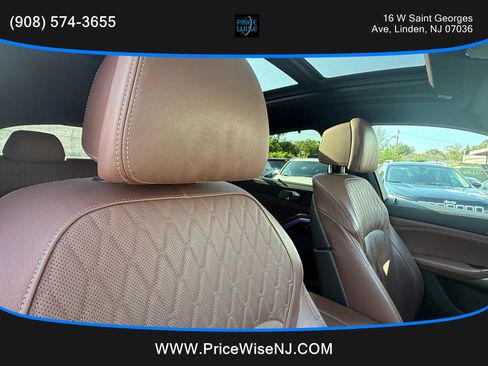 Used 2021 BMW X6 M50i w/ Executive Package image 22