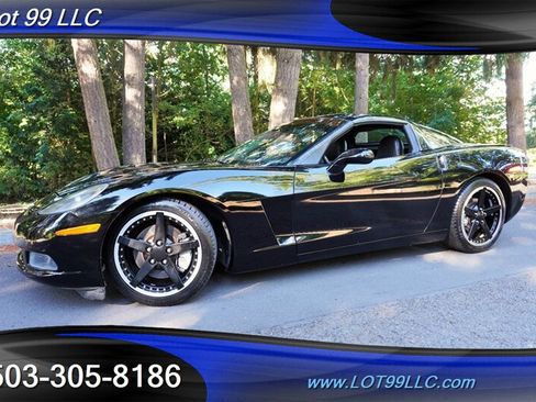 Used 2005 Chevrolet Corvette Coupe w/ Preferred Equipment Group RWD image 6