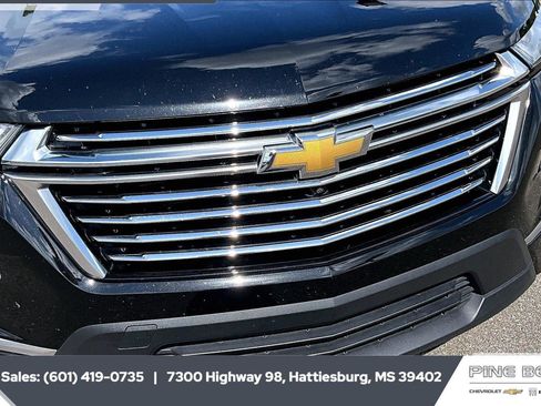 Used 2022 Chevrolet Traverse Premier FWD image 22