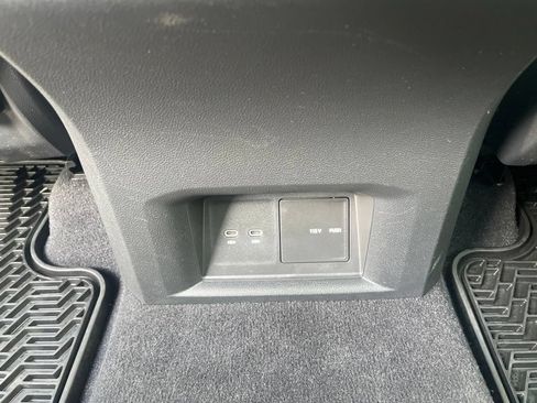 Used 2023 Volkswagen Atlas SE AWD/4WD image 19