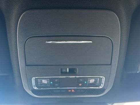 Used 2023 Ford F150 Platinum AWD/4WD image 31