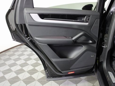 New 2026 Porsche Cayenne Coupe image 31