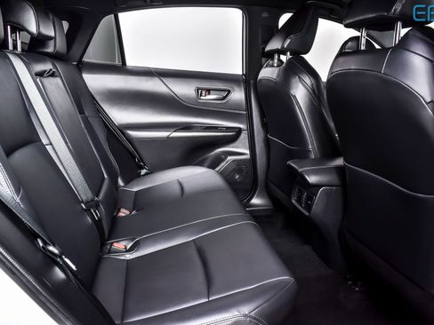 Used 2024 Toyota Venza Nightshade image 23