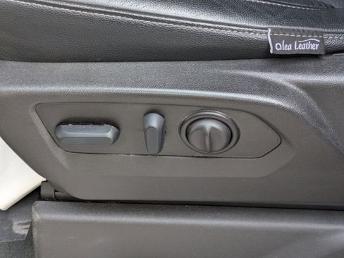 Used 2022 Chevrolet Silverado 2500 LT w/ Convenience Package image 10