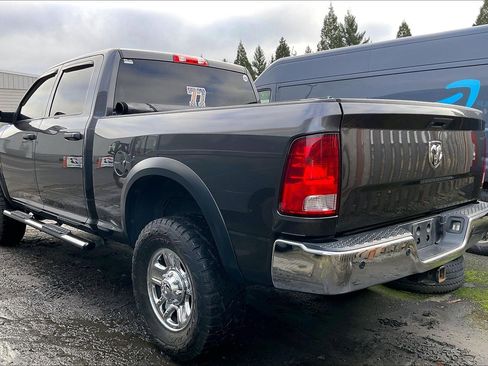 Used 2018 RAM 2500 Tradesman w/ Chrome Appearance Group image 3