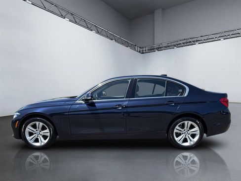 Used 2017 BMW 330i xDrive Sedan AWD/4WD image 2