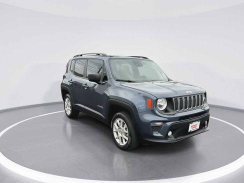 Used 2022 Jeep Renegade Latitude image 2
