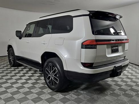 Used 2025 Lexus GX 550 w/ Accessory Package (2T) image 7