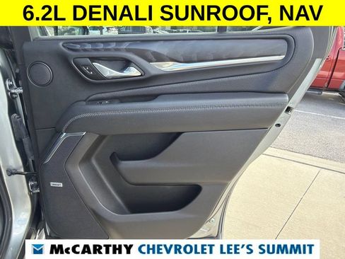Used 2023 GMC Yukon Denali AWD/4WD image 32