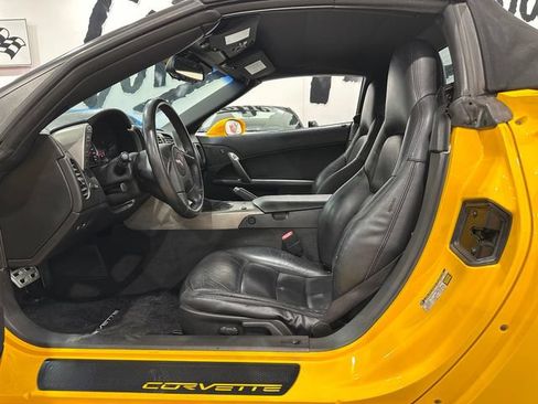 Used 2005 Chevrolet Corvette Convertible w/ Preferred Equipment Group RWD image 9