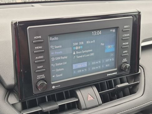 Used 2021 Toyota RAV4 XLE FWD image 18