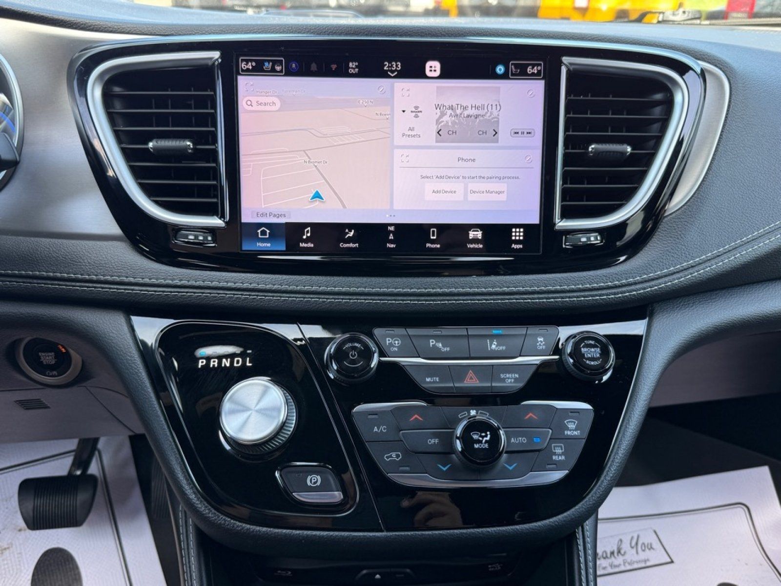 Used 2021 Chrysler Pacifica Limited w/ Uconnect Theater Family Group FWD image 12