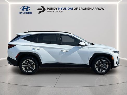 Used 2025 Hyundai Tucson SEL FWD image 4