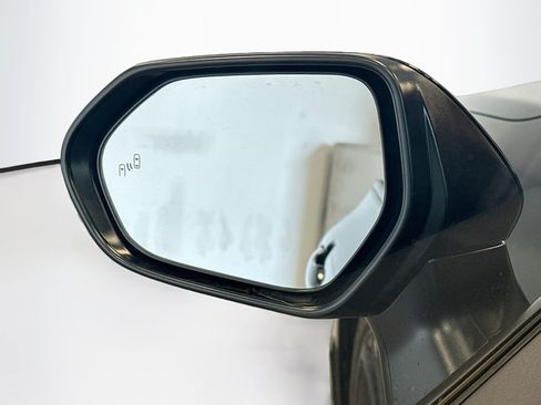 Used 2025 Toyota Camry SE FWD image 16